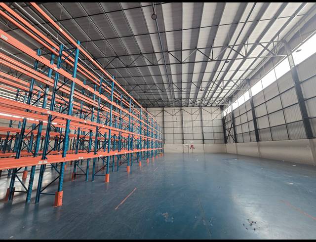 3,234M² WAREHOUSE FOR SALE IN COSMO BUSINESS PARK